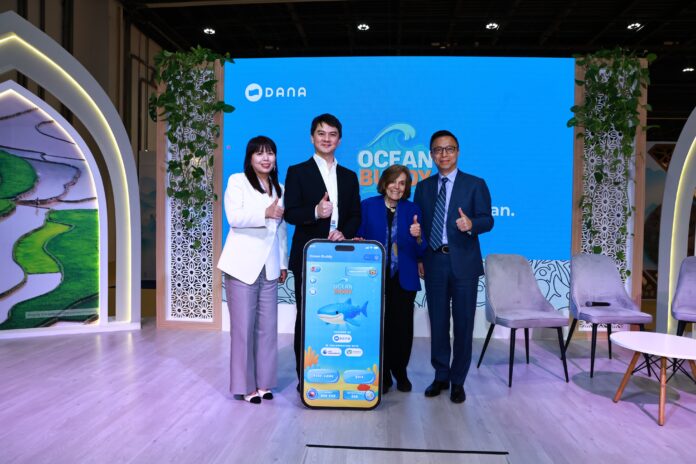 From left to right - Ms Sabrina Peng, Senior Vice President, Chief Sustainability Officer, Ant Group, Mr. Vince Iswara, CEO & Co-Founder of DANA Indonesia, Dr. Sylvia Earle, Founder and Chair, Mission DANA